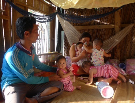 Cuộc chiến tranh giành sữa ngày nào cũng tái diễn