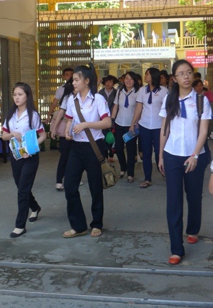 Đa số các thí sinh đều than đề thi môn toán năm nay khó. (Ảnh: Nguyễn Hành).