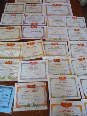 Vừa đi học, vừa ra đồng giúp mẹ nữ sinh vẫn đỗ 3 trường ĐH