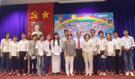 Tiền Giang: Trao 64 suất học bổng đến HS, SV nghèo vượt khó