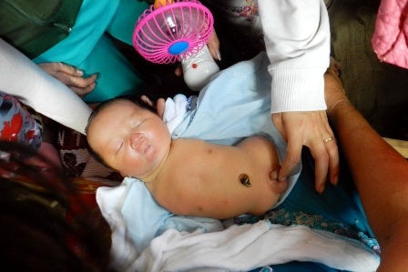 Đến giờ này, chị Tây vẫn chưa được nhìn thấy mặt bé