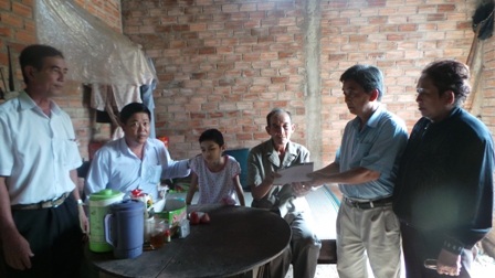 Đại diện bạn đọc Dân trí, ông