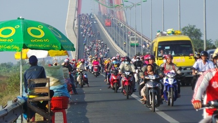 Dòng người ở miền Tây rủ nhau trở lại TPHCM sau kỳ nghỉ tết