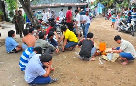 Đa số các đối tượng bị bắt tại điểm đá gà là thanh thiếu niên ở địa phương