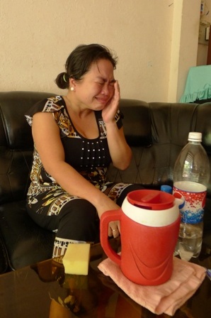 Suốt mấy ngày qua, cô Quế Anh khóc hết nước mắt cho hành động nông nổi của chồng mình