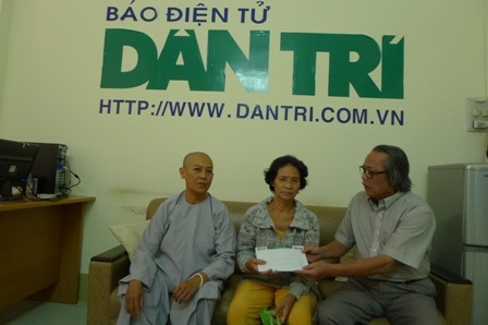 Nhà báo Phan Huy đại diện bạn đọc