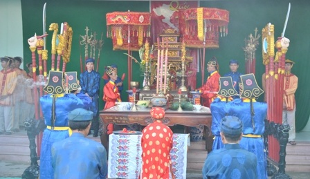 Các vị chắc sắc tiến hành nghi lễ Giỗ Tổ tại Trường ĐH Đồng Tháp.