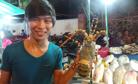 Tôm hùm còn sống