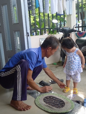 Hè đến, phụ huynh vã mồ hôi trông giữ trẻ - 2 Hè đến, phụ huynh vã mồ hôi trông giữ trẻ