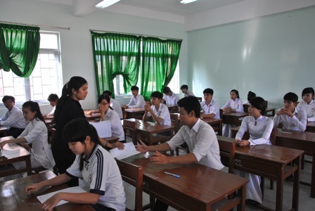 Nhiều thí sinh bỏ thi môn Toán