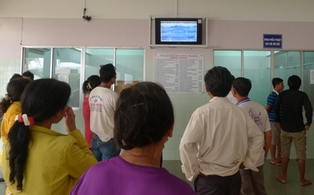 5 ngày bị vùi trong kho lạnh: Nạn nhân bỏng lạnh nhiều vùng cơ thể - 3 Rất đông người tới thăm hỏi anh Sang