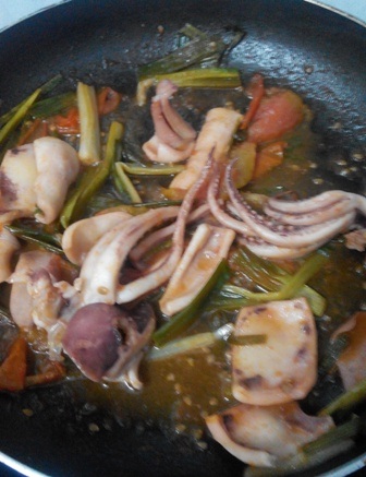 Cận cảnh mực “siêu rẻ” ở Cần Thơ - 8 Khi được chế biến thành món ăn, loại mực này không có độ ngọt như mực tươi thường thấy