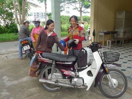 Mẹ con chị Oanh chuẩn bị về TP Sa Đéc