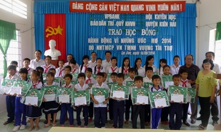 Năm học 2014 -2015: Kiên Giang thiếu khoảng 1.000 giáo viên - 1 Năm học 2014 -2015: Kiên Giang thiếu khoảng 1.000 giáo viên