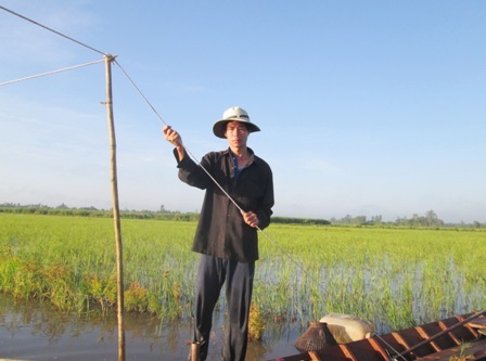 Để điều chỉnh luồng côn cao thấp và giữ cân bằng cho luồng côn là phụ thuộc vào trụ đứng này