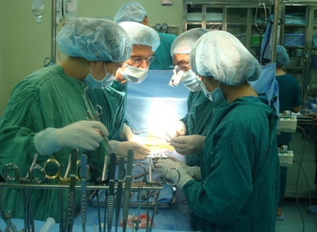 Cứu sống một bệnh nhân bị vỡ động mạch chủ - 1 Hiện tại sau ca phẫu thuật, sức khỏe ông Thạch S. dần hồi phục