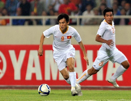 Tiền đạo Công Vinh trở lại ĐT Việt Nam - 1 Tiền đạo Công Vinh trở lại ĐT Việt Nam - 1