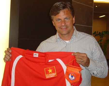 HLV Falko Goetz đến Việt Nam tiếp quản “ghế nóng” - 1