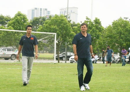 HLV Falko Goetz “chào” sân Mỹ Đình - 9