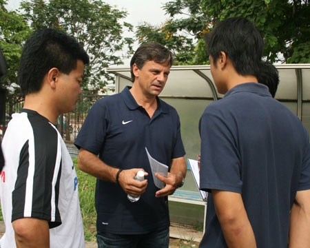 HLV Falko Goetz “chào” sân Mỹ Đình - 10