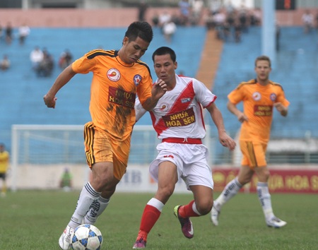 Thắng đậm K. Kiên Giang, SHB Đà Nẵng đón lộc đầu năm - 1 Thắng đậm K. Kiên Giang, SHB Đà Nẵng đón lộc đầu năm - 1