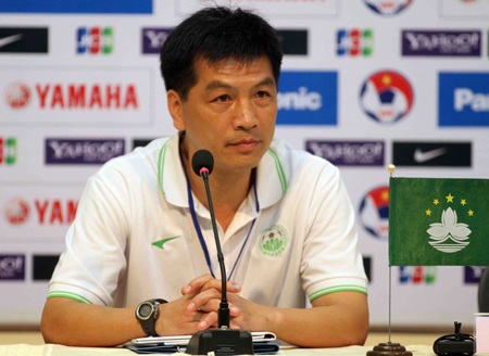 Tân “thuyền trưởng” Falko Goetz hết lời khen học trò - 1