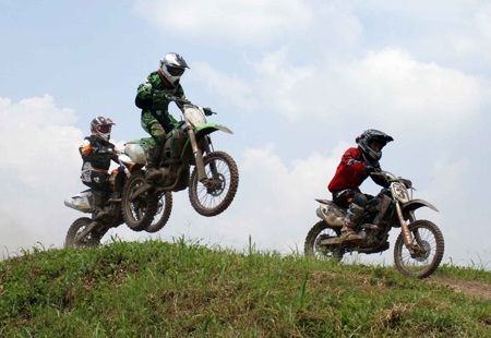 36 tay đua tham dự giải môtô địa hình toàn quốc - 1 36 tay đua tham dự giải môtô địa hình toàn quốc - 1