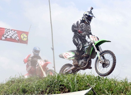 Khoảnh khắc ấn tượng giải đua xe môtô địa hình Việt Nam - 6