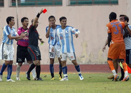 SHB. Đà Nẵng gục ngã, SL Nghệ An tiến gần ngôi “vua” - 1