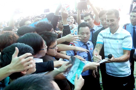 Cannavaro: “Thi đấu ở vị trí trung vệ chỉ là tình cờ” - 1 Cannavaro: “Thi đấu ở vị trí trung vệ chỉ là tình cờ” - 1