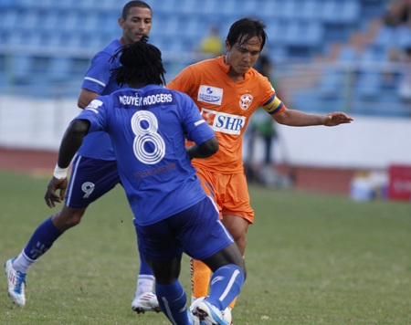 Hà Nội T&T đại thắng, SL Nghệ An nếm “trái đắng” - 1 Hà Nội T&T đại thắng, SL Nghệ An nếm “trái đắng” - 1