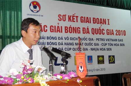 Các ông “bầu” tự chọn ra tân “Trưởng giải” - 1