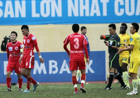 VFF phản đối phương án thuê trọng tài ngoại điều hành V-League - 1 VFF phản đối phương án thuê trọng tài ngoại điều hành V-League