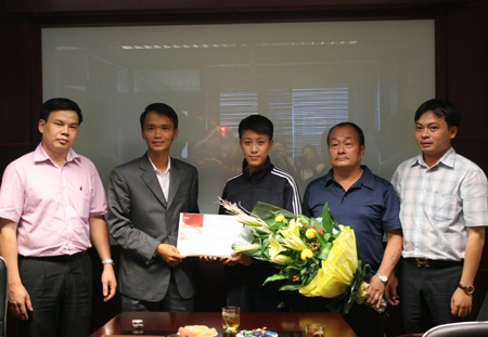 Nhà vô địch châu lục Nguyệt Ánh được “tiếp sức” mổ gối - 1