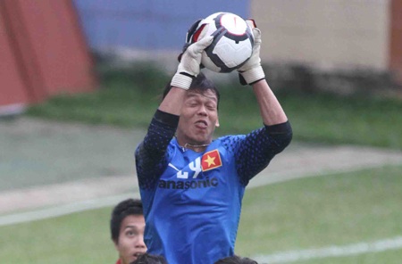 Tấn Trường chuyển về Sài Gòn XT với giá 9 tỷ - 1