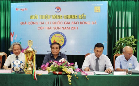 Đội vô địch giải bóng đá U17 nhận 100 triệu tiền thưởng - 1 Đội vô địch giải bóng đá U17 nhận 100 triệu tiền thưởng - 1