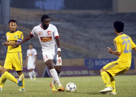 Sài Gòn XT (áo trắng) có nhiều cơ hội đăng quang (Ảnh: Minh Phương)