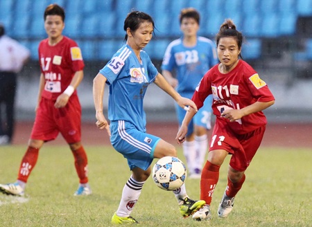 Nhà vô địch “hụt hơi”, Than KSVN vững ngôi đầu