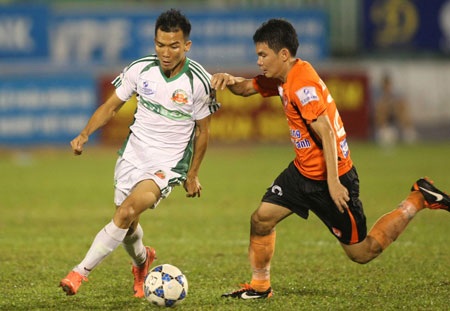 “Nhiều đội bóng V-League hành xử thiếu chuyên nghiệp” - 1 “Nhiều đội bóng V-League hành xử thiếu chuyên nghiệp”