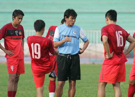 Tân “thuyền trưởng” Phan Thanh Hùng đặt niềm tin vào cựu binh - 1 HLV Phan Thanh Hùng sẽ đối mặt nhiều thử thách (Ảnh: Sơn Dũng)