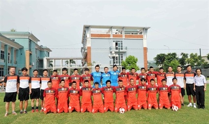 VFF sẽ “giải cứu” HLV Phan Thanh Hùng?