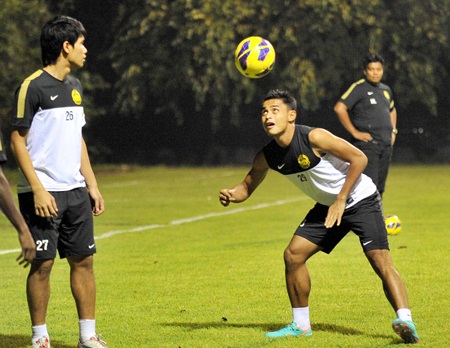 Các cầu thủ Malaysia tỏ ra rất tợ tin (Ảnh: Gia Hưng)