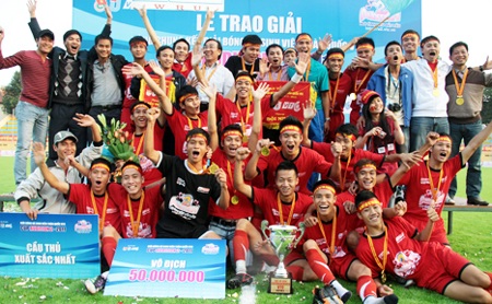 16 đội tham dự VCK Giải bóng đá sinh viên toàn quốc 2012 - 1 Giải bóng đá sinh viên là sân chơi bổ ích với các trường Đại học, Cao đẳng cả nước