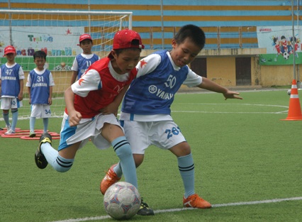 Kết thúc “Trại hè bóng đá 2013” - 1 Trại hè bóng đá 2013 đã mang đến cho các em những giây phút bổ ích (Ảnh:VTC News)