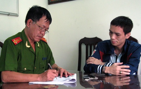 Hà Nội: Bắt đối tượng bắn chết cô gái trẻ trên phố Xã Đàn - 1 Hà Nội: Bắt đối tượng bắn chết cô gái trẻ trên phố Xã Đàn - 1