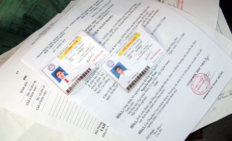 Phát hiện đường dây làm giả giấy tờ cơ quan nhà nước - 2