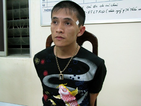 Đối tượng dùng súng quân dụng bắn người bị bắt trong quán ăn - 1