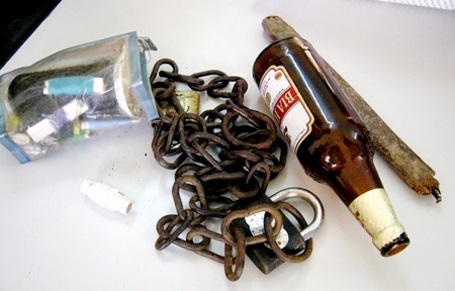 Bắt khẩn cấp người chồng tra tấn vợ dã man vì ghen tuông - 2