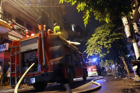 Vụ cháy quán bar trên phố cổ: Thợ hàn và thợ điện tử nạn - 2 Vụ cháy quán bar trên phố cổ: Thợ hàn và thợ điện tử nạn - 2