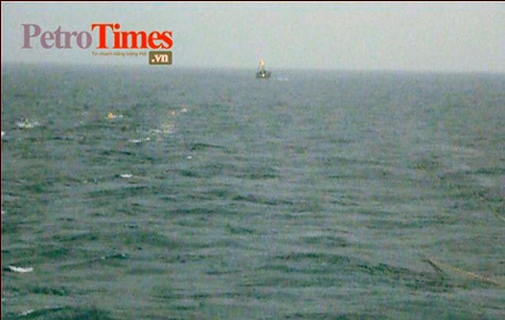 Những hình ảnh mới nhất về vụ tàu Trung Quốc cắt cáp tàu Viking II - 8